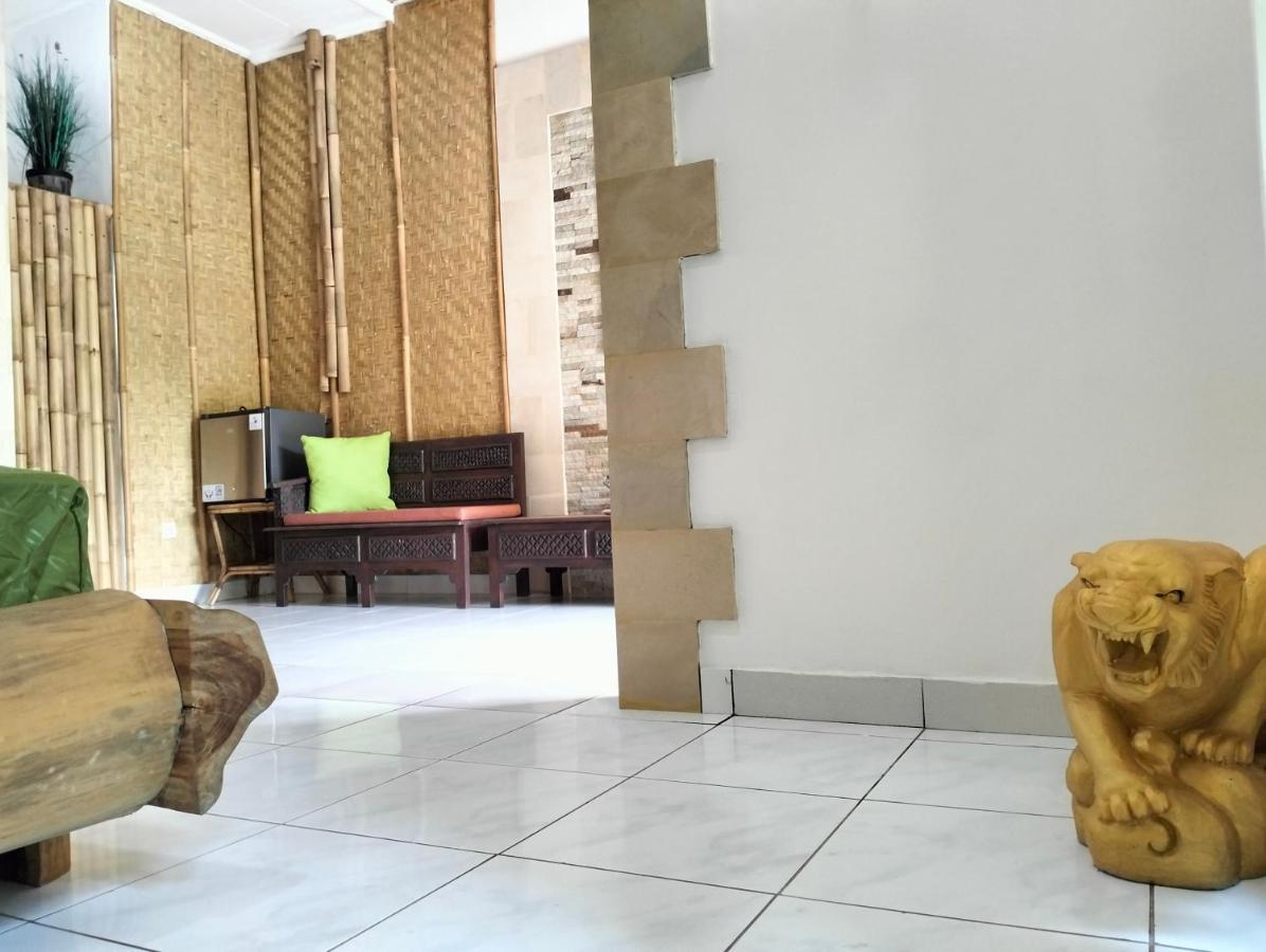 Kaia Lovina Guest House Junior Suite Экстерьер фото